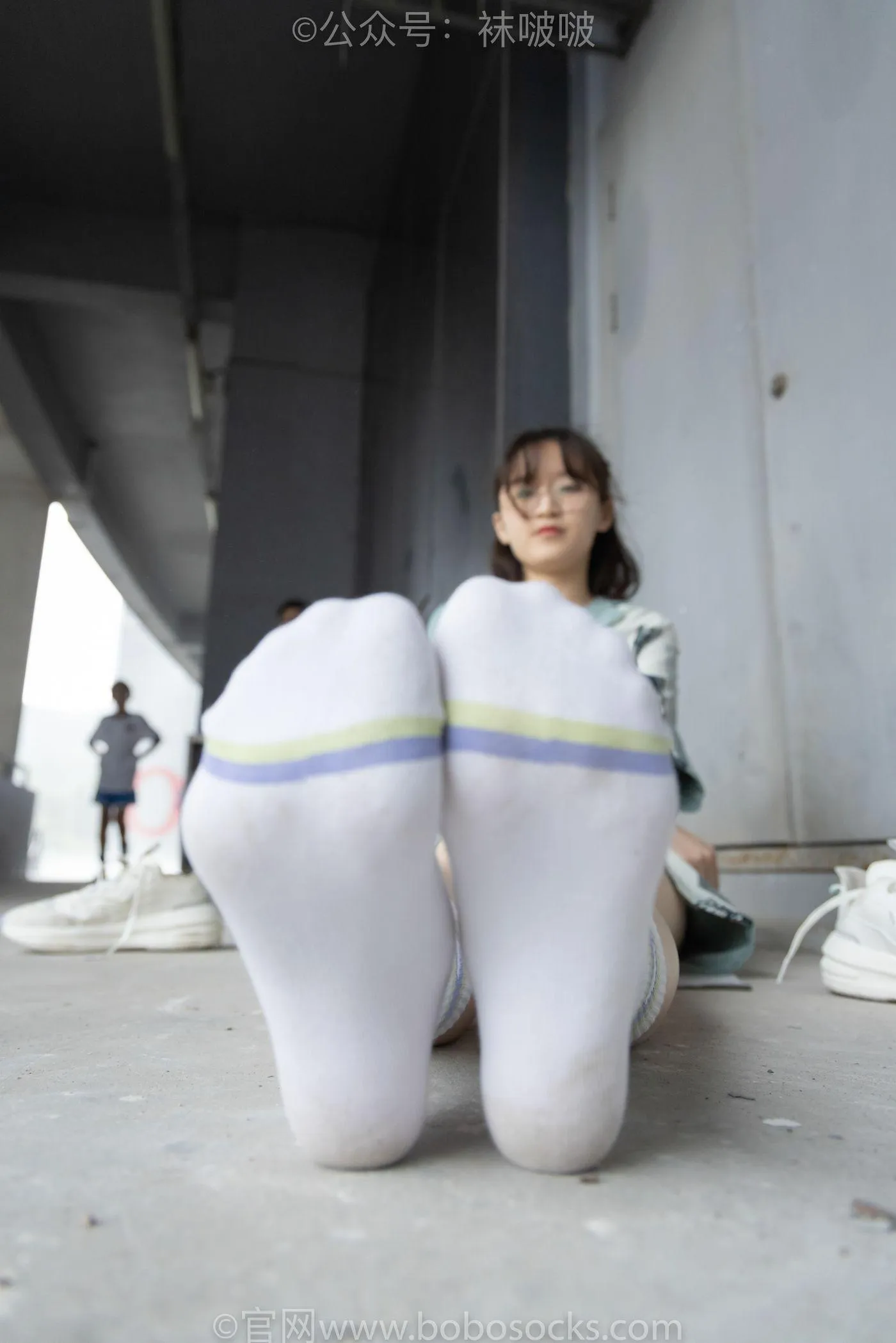 [BoBoSocks袜啵啵]NO.025 熊熊-安踏运动鞋、白色棉袜（踩脏）、裸足 [146P]插图5